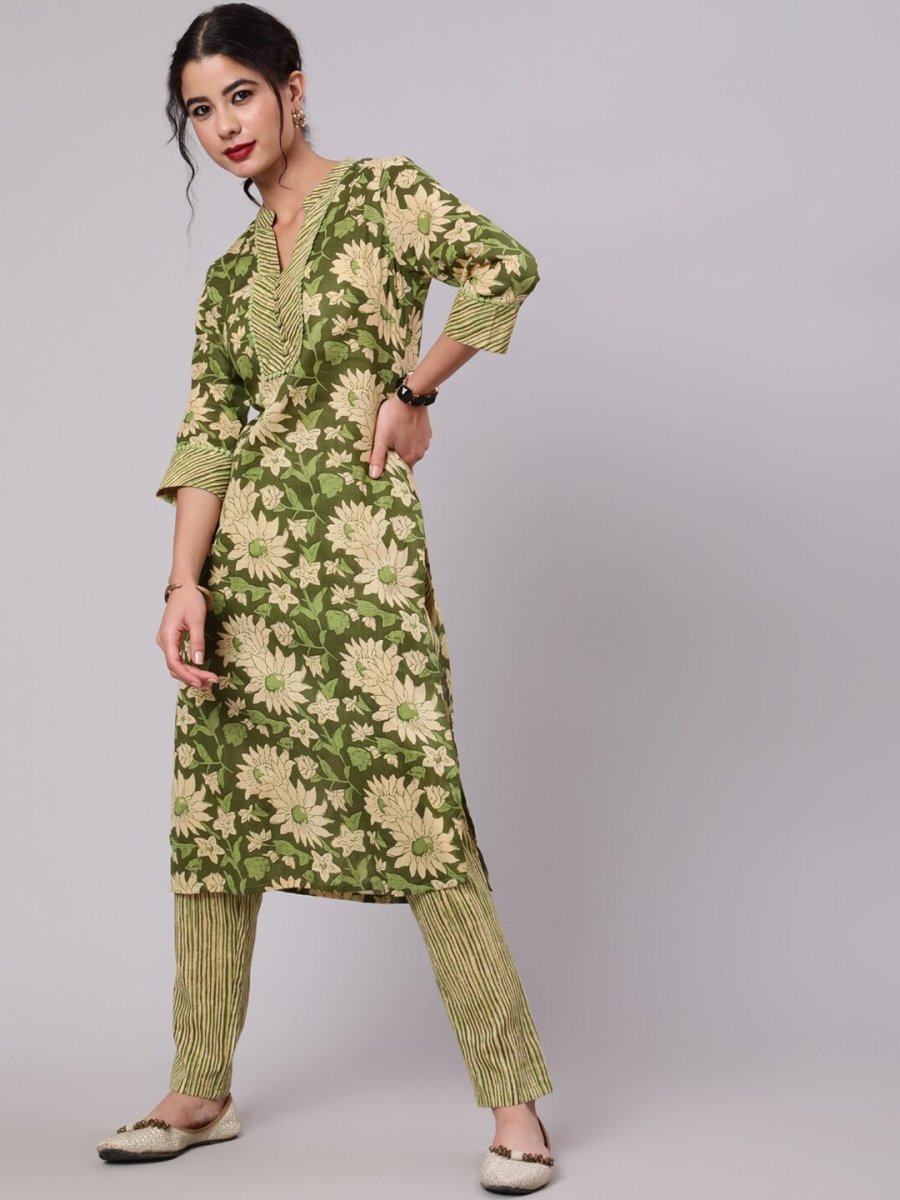 Aks Floral Printed Mandarin Collar Pure Cotton Kurta with Trousers