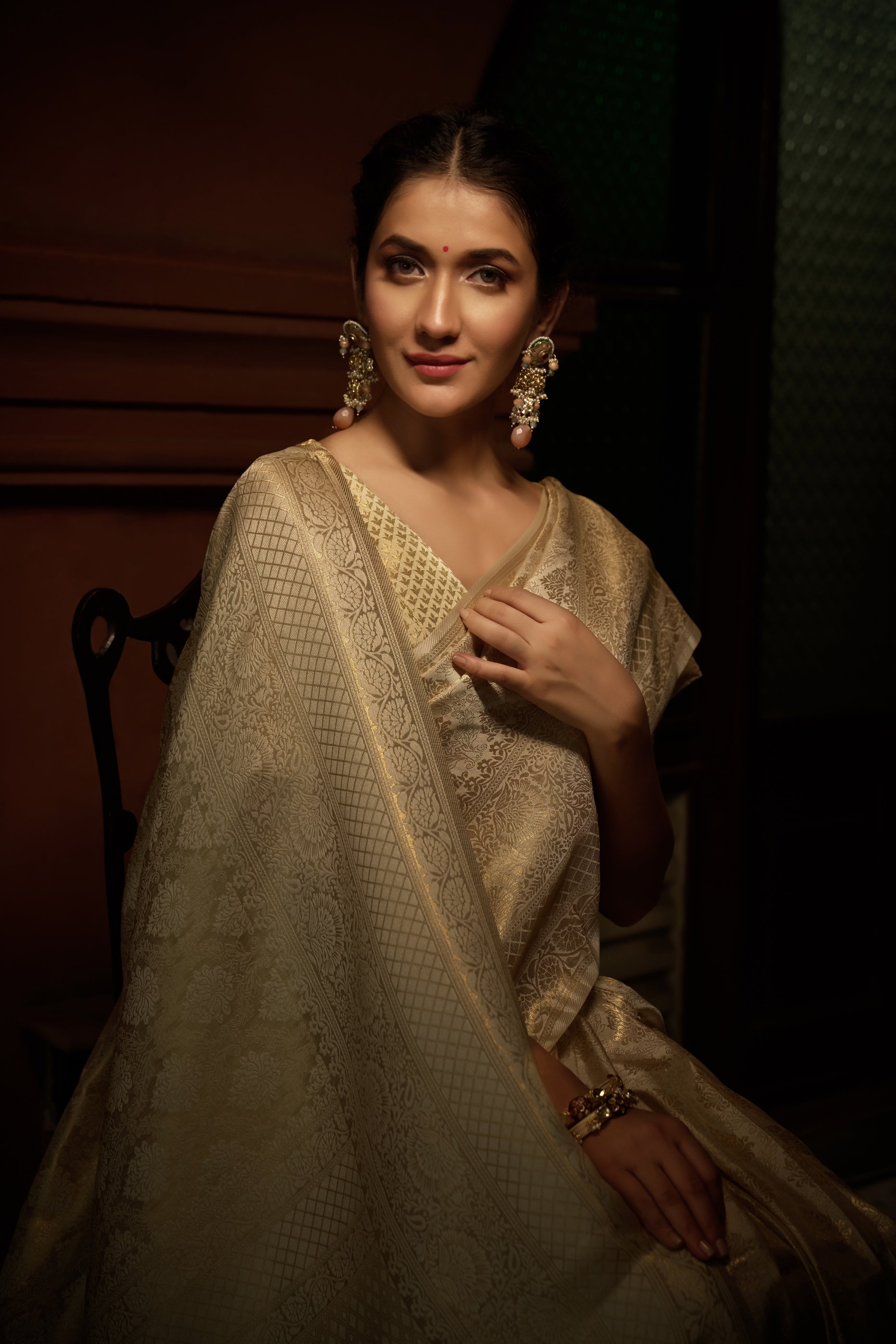 Vardha Vanilla White Golden Zari Kanjeevaram Silk Saree