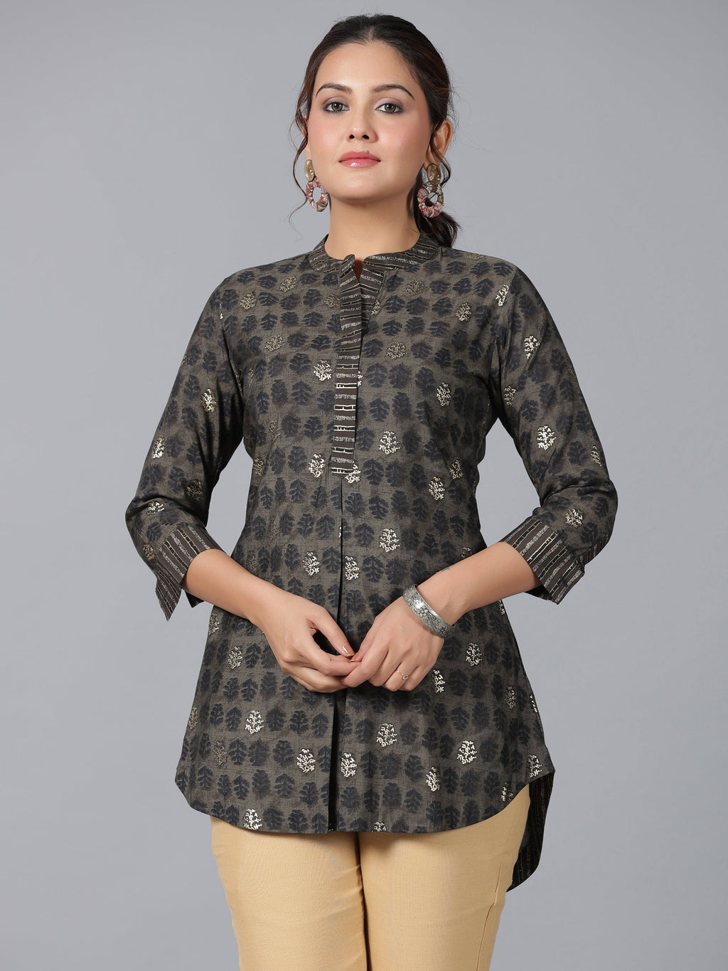 Juniper Women Black Muslin Printed High-Low Straight Tunic
