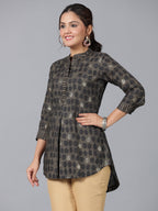 Juniper Women Black Muslin Printed High-Low Straight Tunic