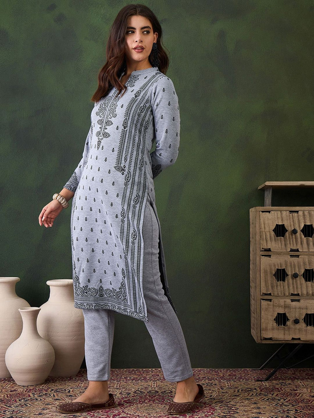 Sangria Self Design Winter Kurta & Trouser