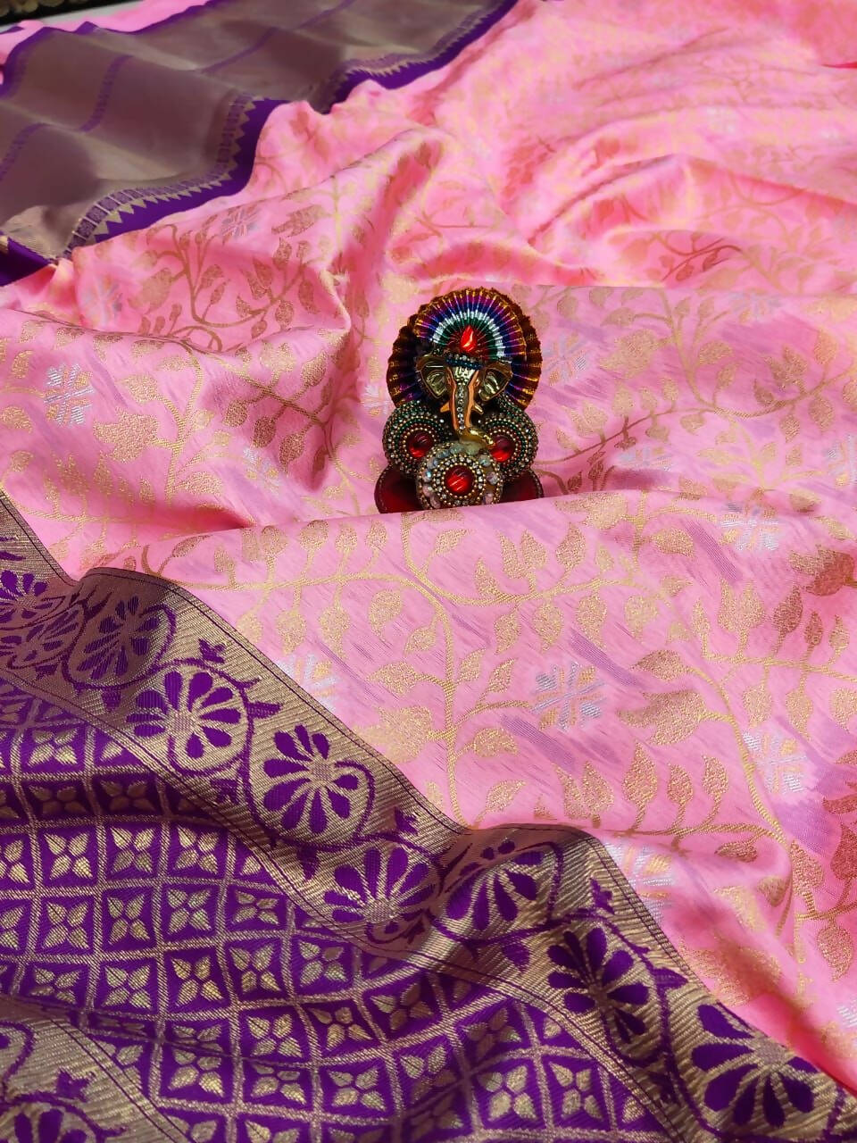 DEIANA'S Beautiful Designer Golden zari Soft Lichi Silk Saree - Pink