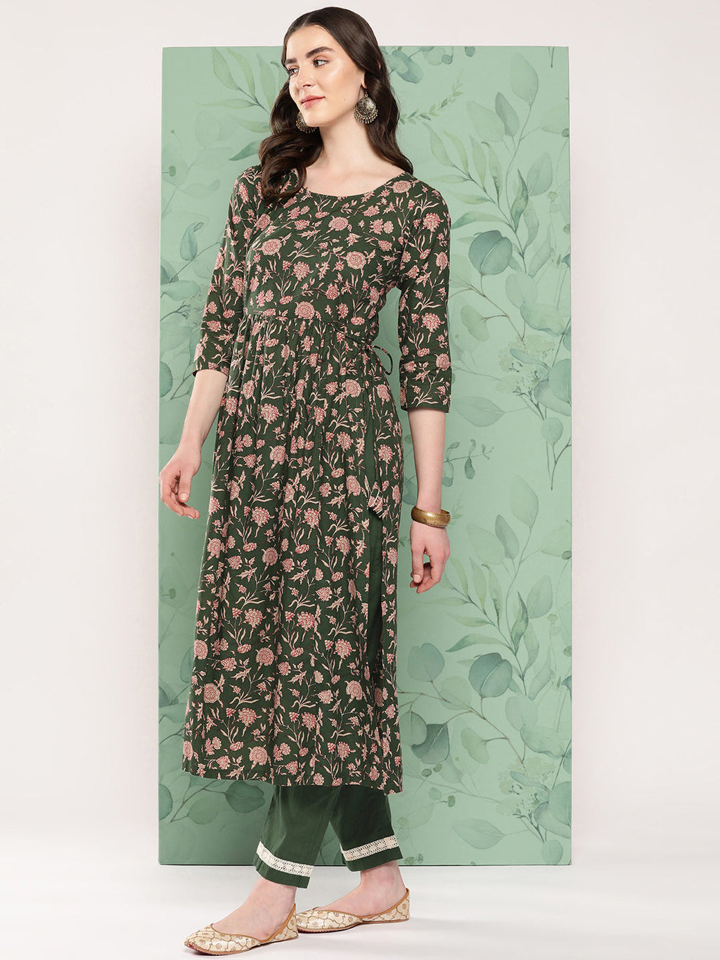 InWeave Women's Green Floral Motif Nyra Kurta Set With Dupatta