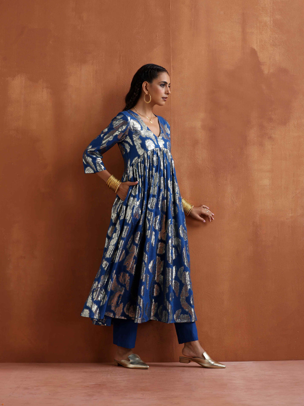 trueBrowns Blue Metallic Flared Anarkali Kurta Set - Distacart