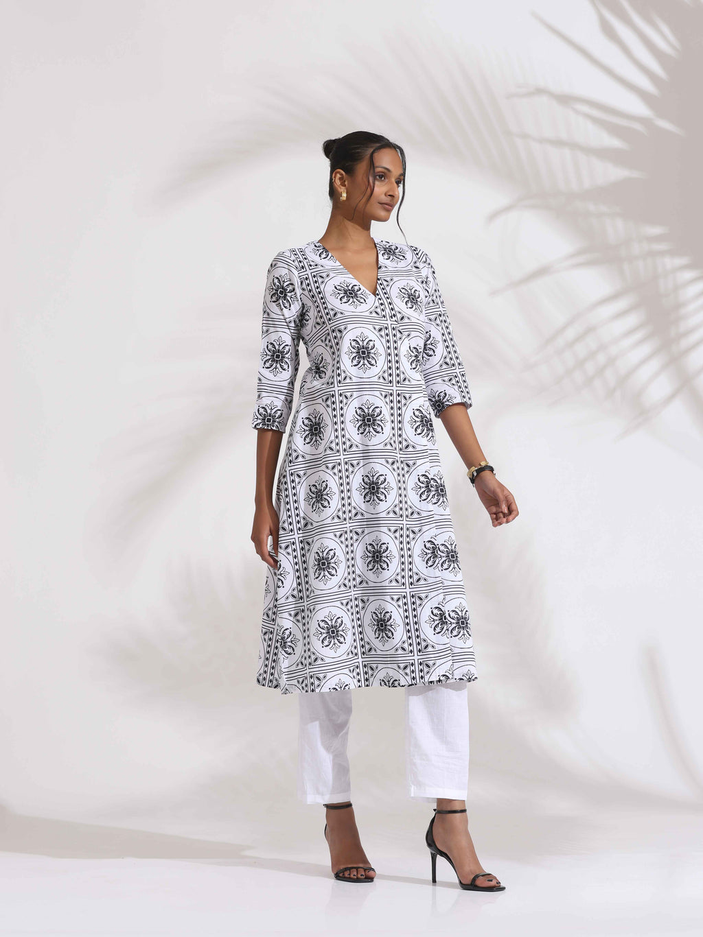 trueBrowns White Cotton Geometric Print Angrakha Kurta Set - Distacart