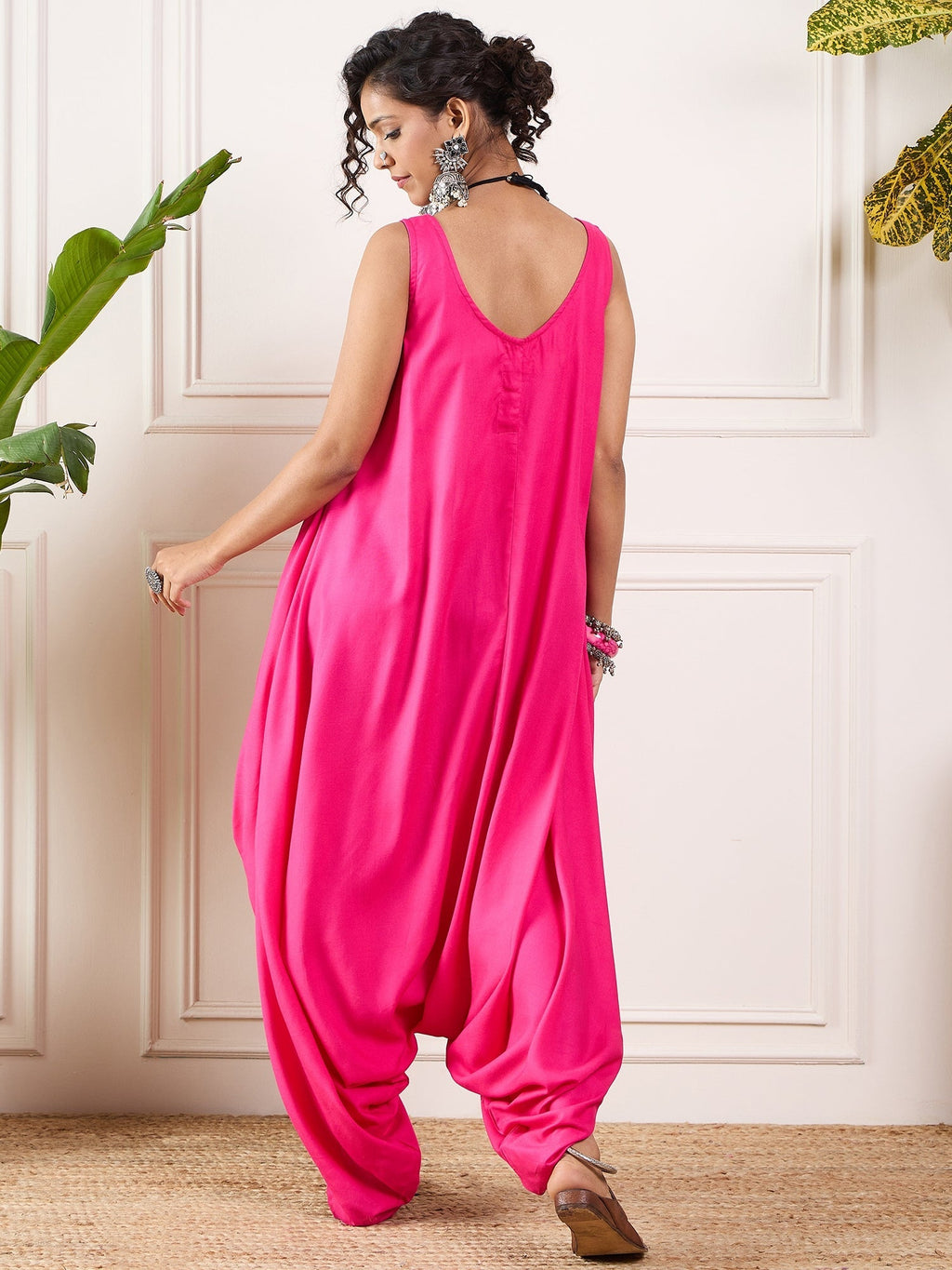 InWeave Pink Round Sleeveless Jumpsuit