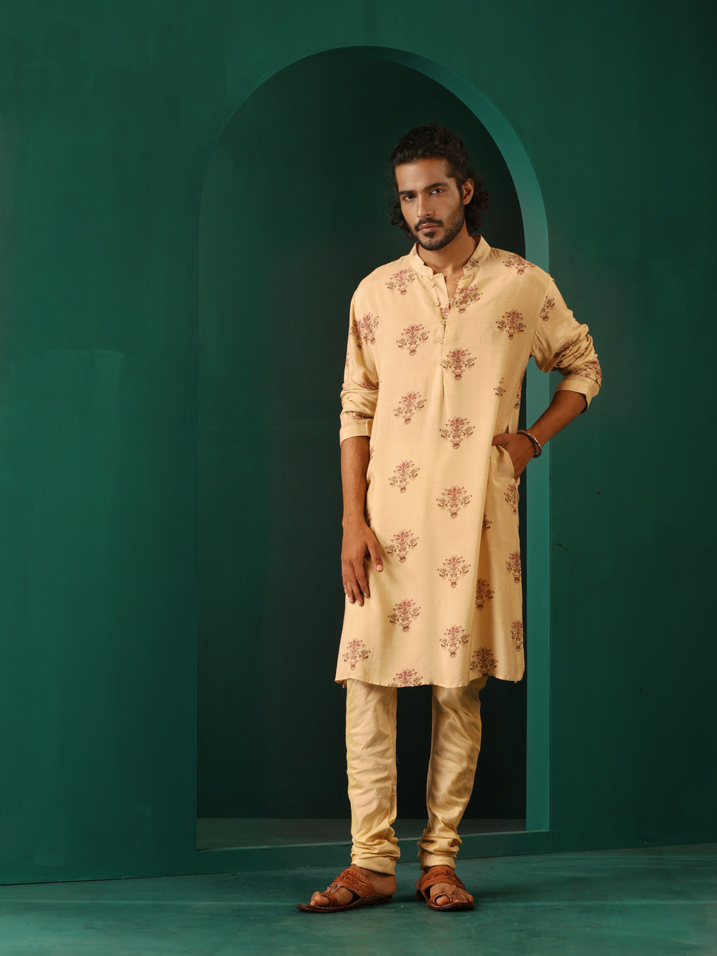 trueBrowns Men's Beige Floral Bunch Muslin Silk Printed Long Kurta