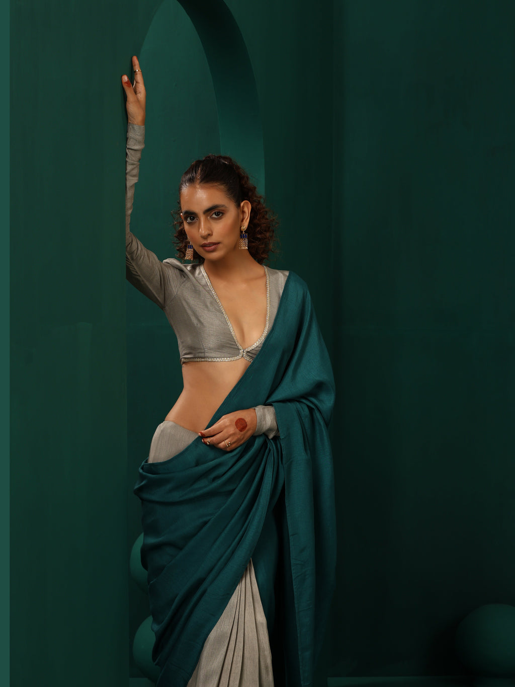 trueBrowns Teal Grey Silk Ready to Wear Saree