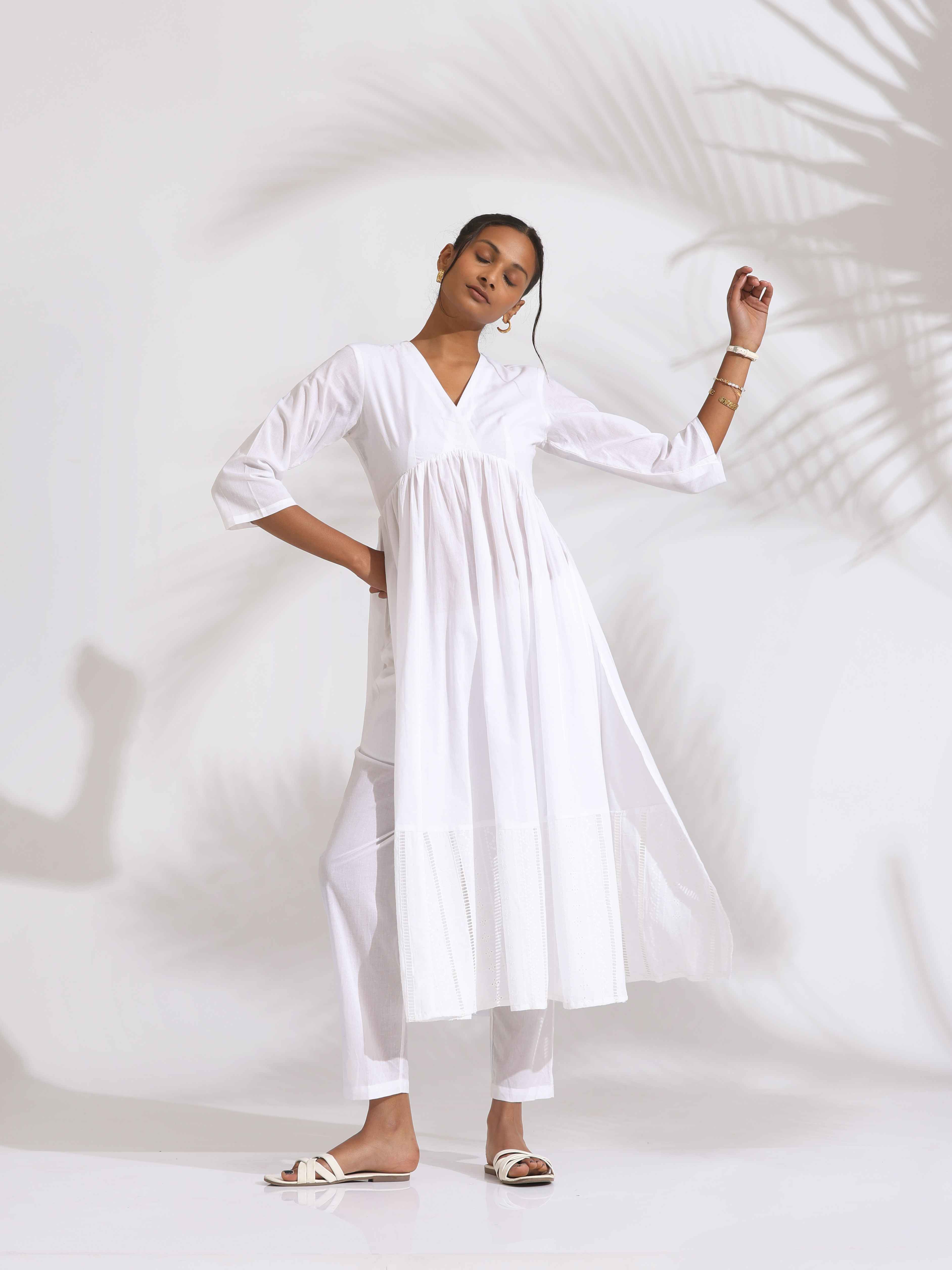trueBrowns White Cotton Schiffli Flared Anarkali Kurta Set - Distacart