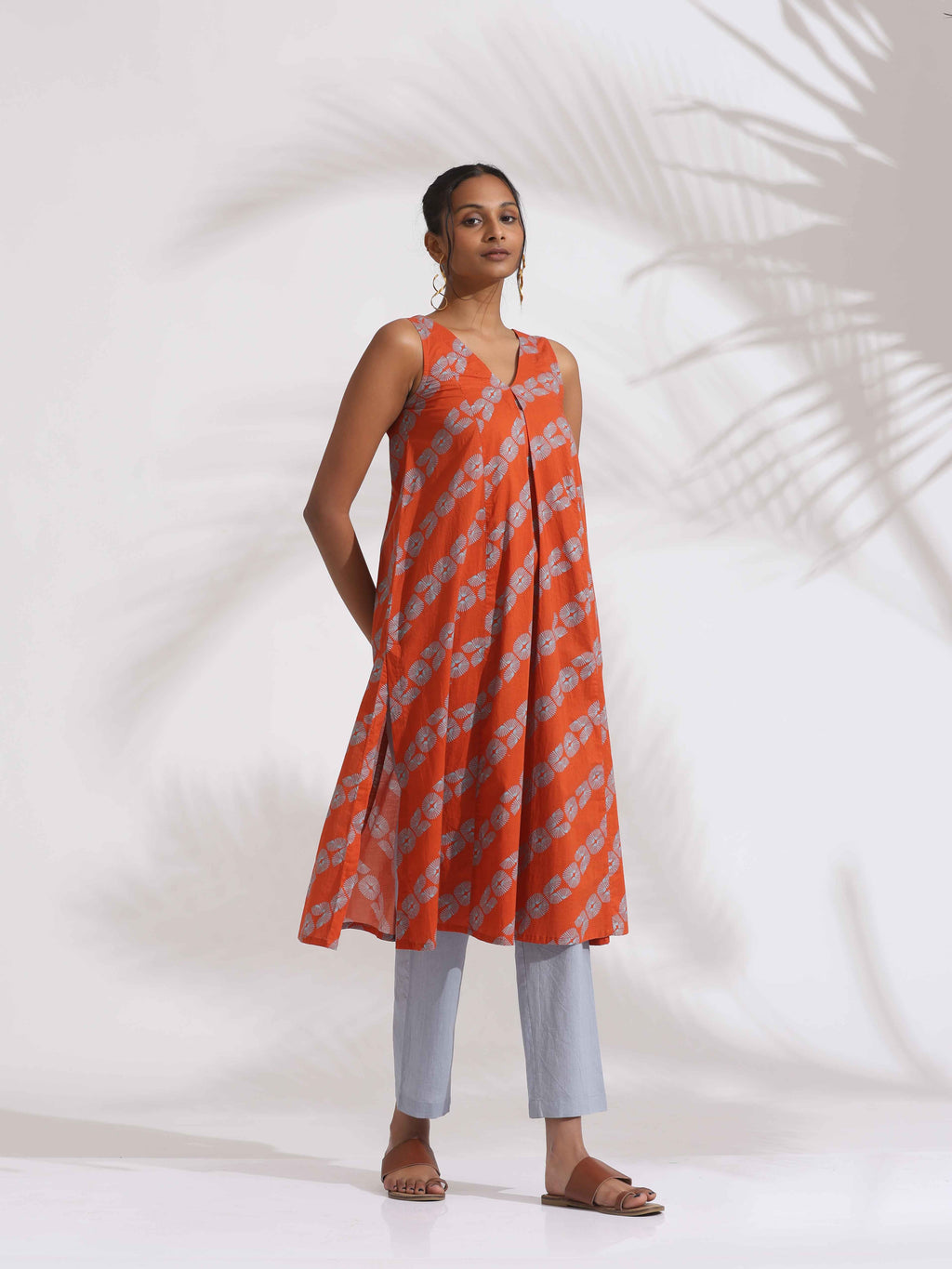 trueBrowns Orange Cotton Print Sleeveless Kurta Set - Distacart