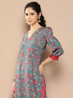 Ahalyaa Women Floral Printed Gotta Patti Floral Crepe Kurta