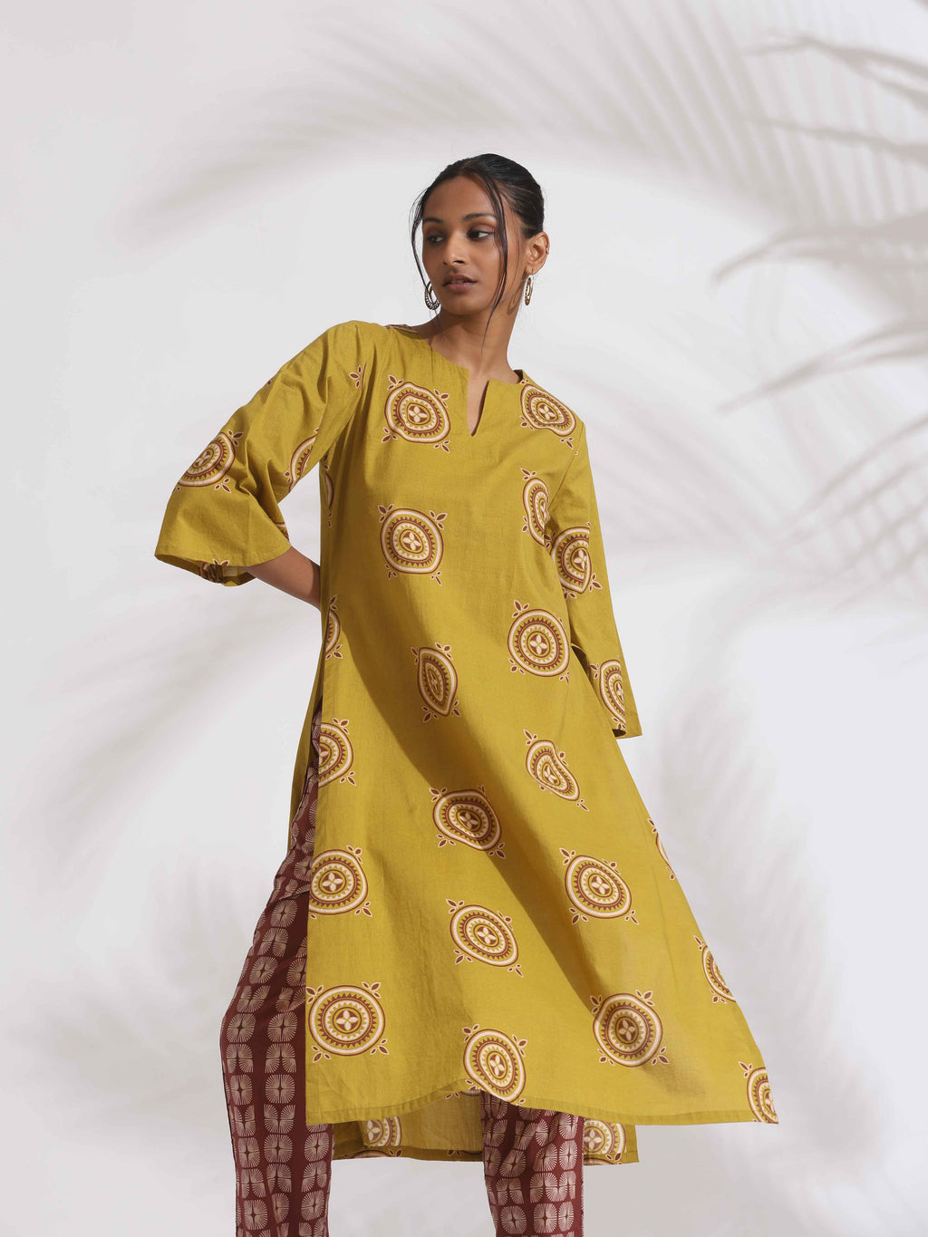 trueBrowns Green Cotton Print HighSlit Kurta Set - Distacart