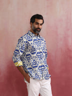 trueBrowns Men's Blue Ikat Print Cambric Shirt