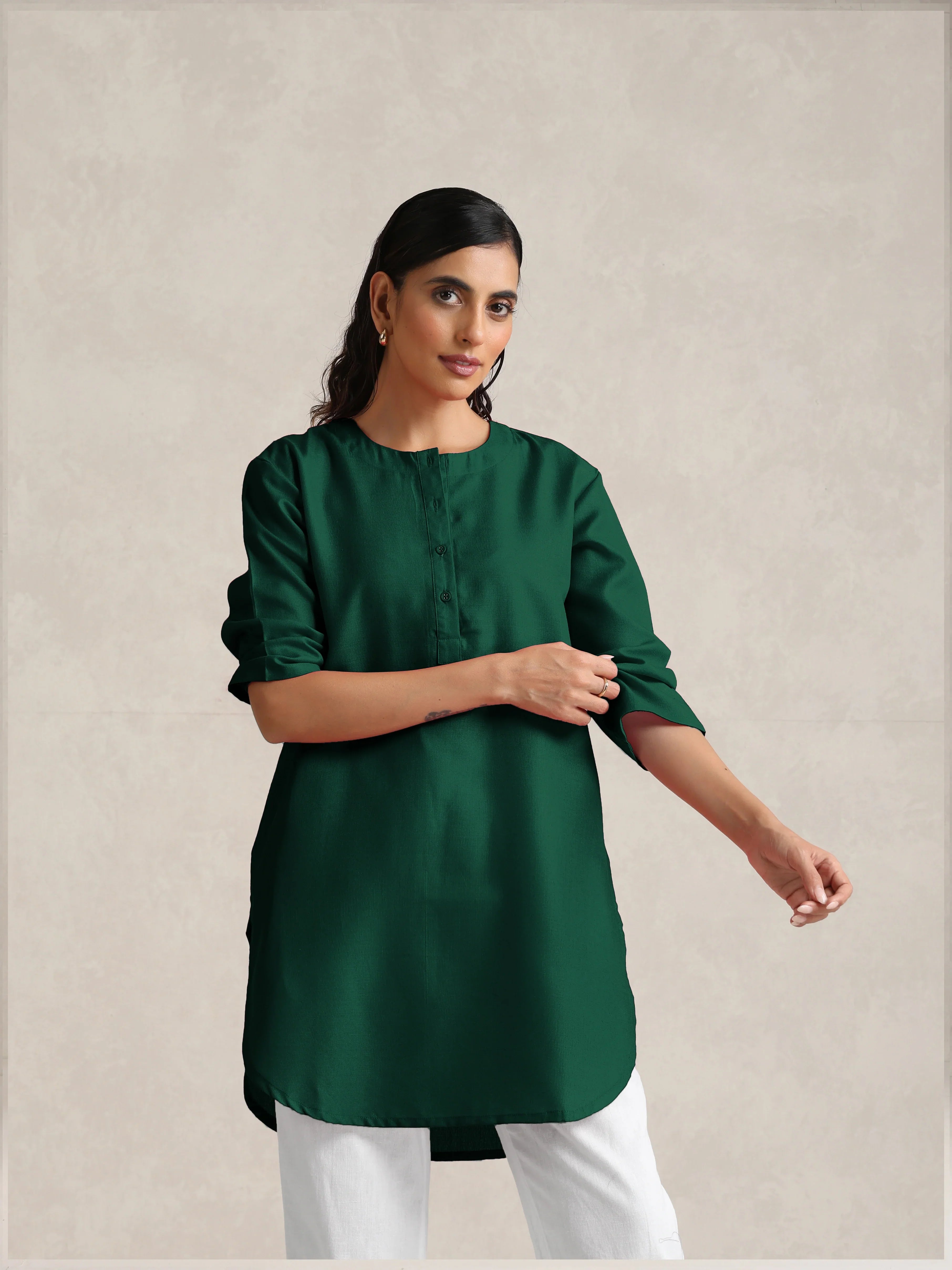 trueBrowns Dark Green Cotton Blend Short Kurta - Distacart