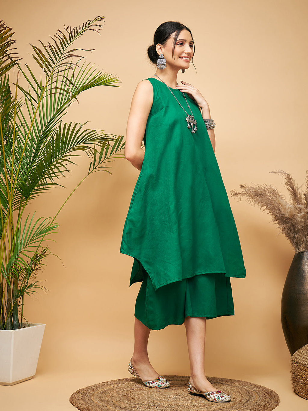 InWeave Women's Forest Green Short Kurta Palazzo Set