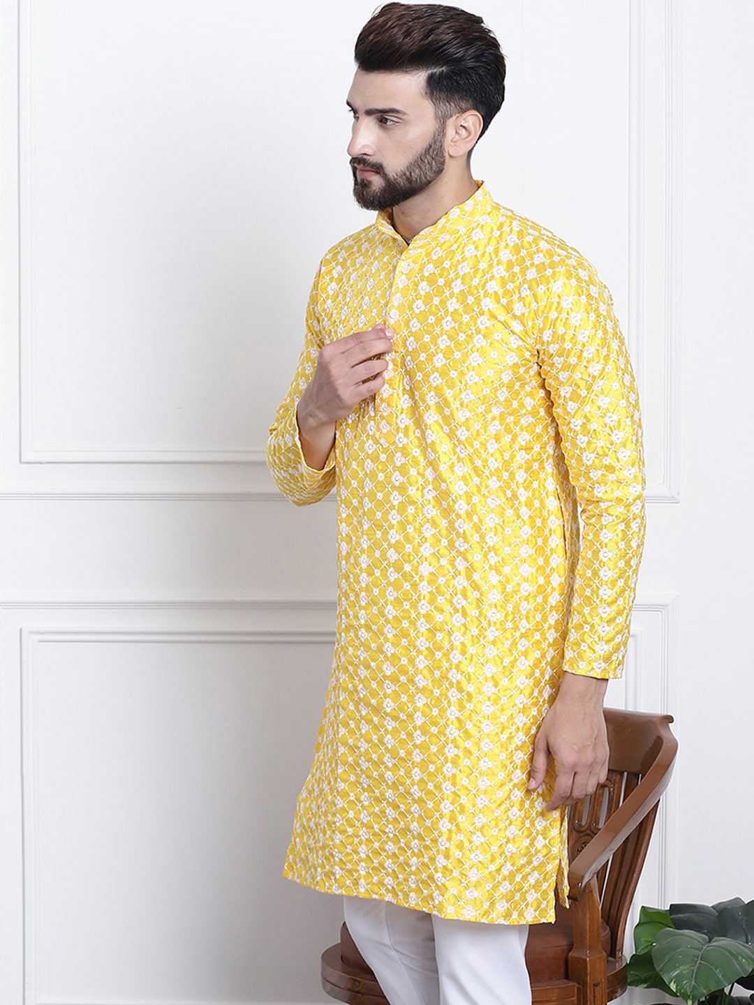 Sojanya Men Yellow & White Ethnic Motifs Embroidered Straight Kurta