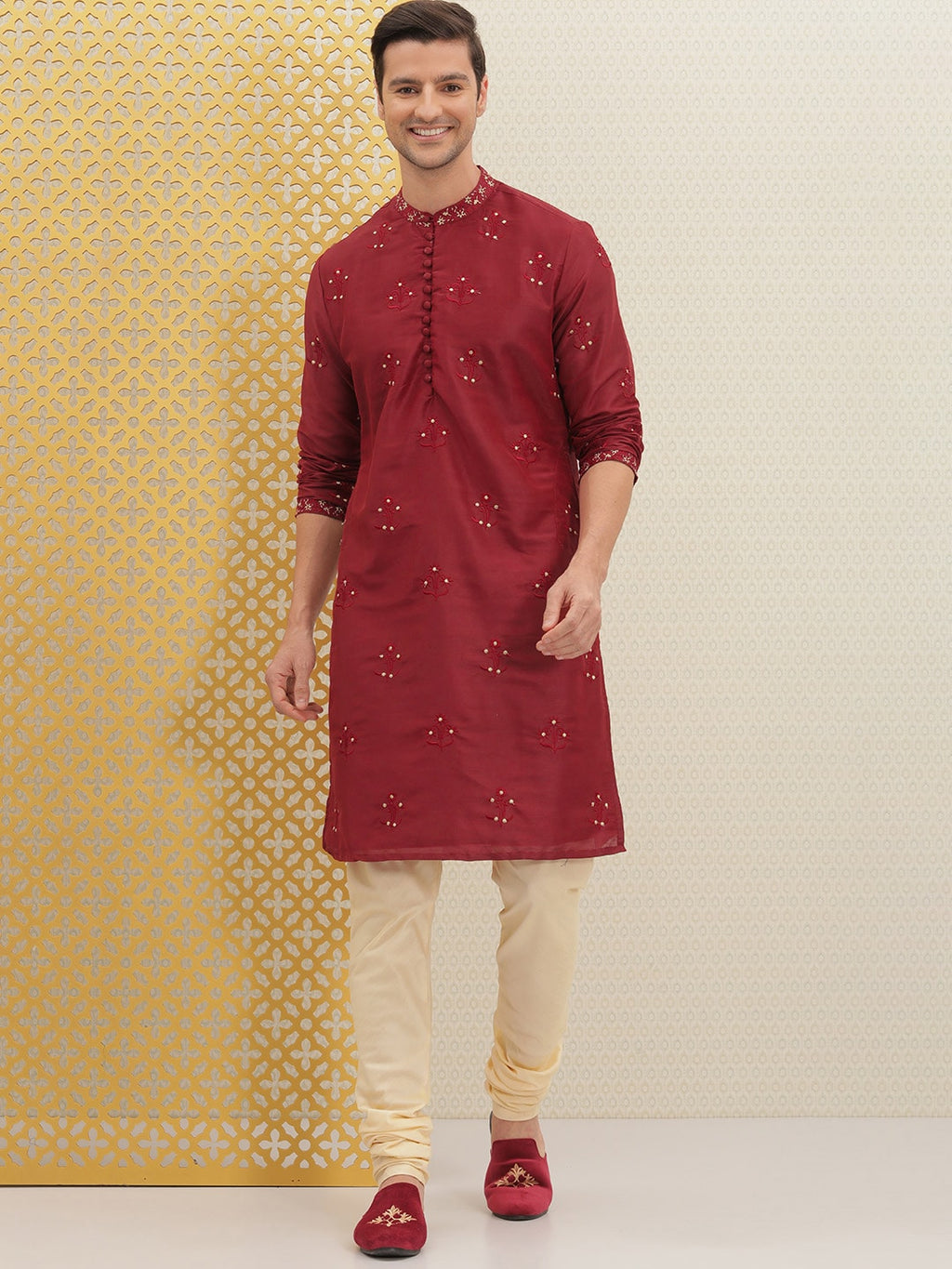 House of Pataudi Men Red Embroidered Jashn Straight Kurta