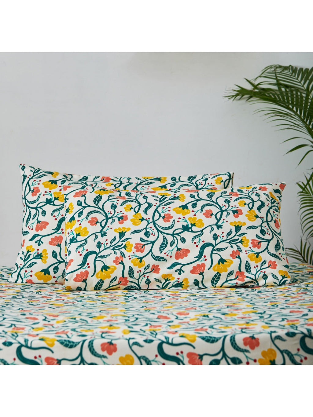 Chumbak White & Yellow Floral 136 TC Cotton 1 Queen Bedsheet with 2 Pillow Covers