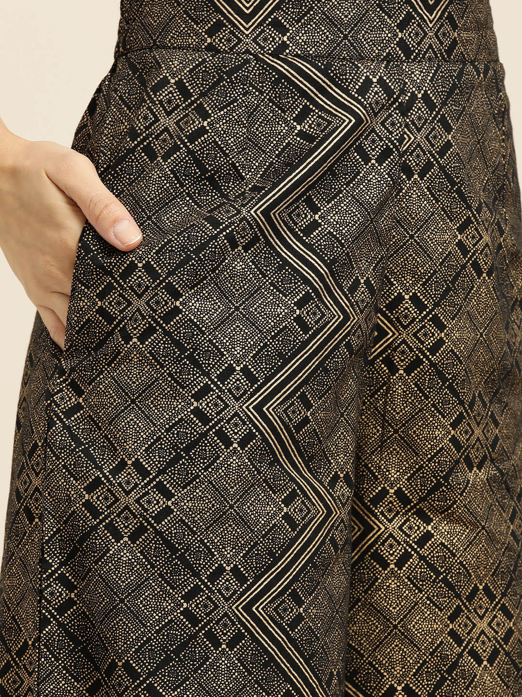 Sangria Women Black & Golden Ethnic Motifs Printed Pure Cotton Kurta with Palazzos