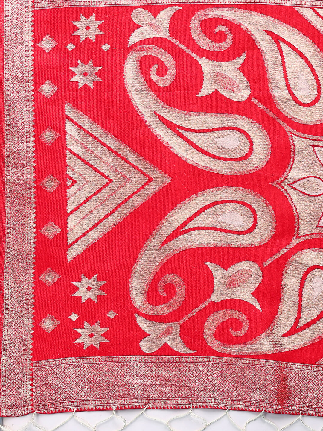 Shree Shyam Fashion Devistuti Red White Linen Cotton Saree