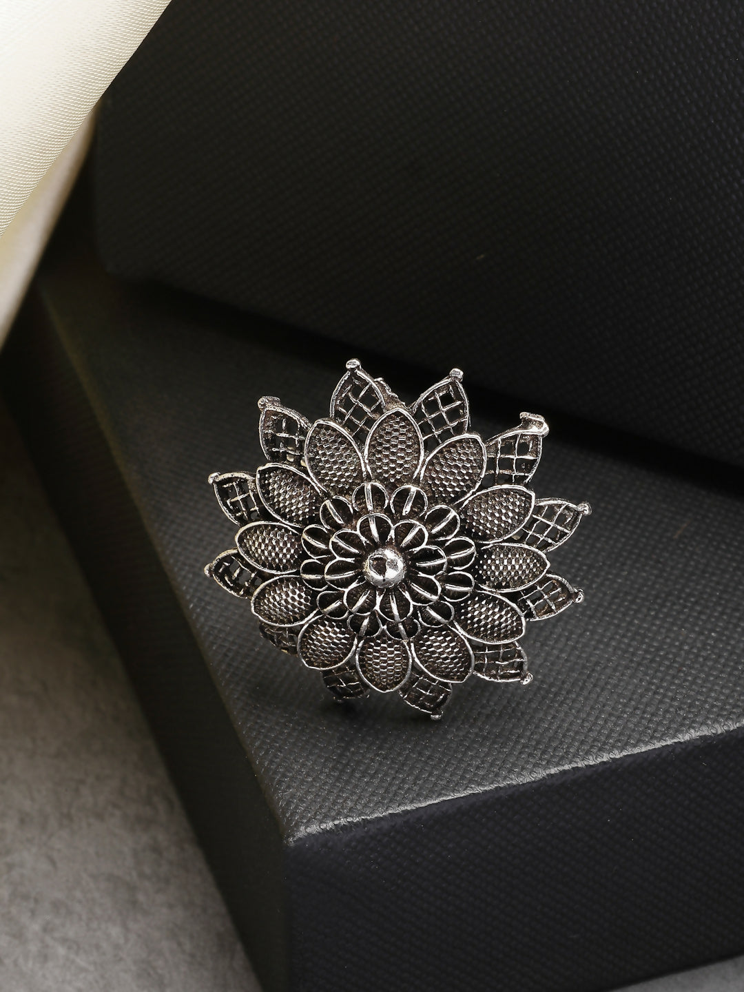 NVR Women's Silver-Toned Floral Shape Adjustable Finger Ring