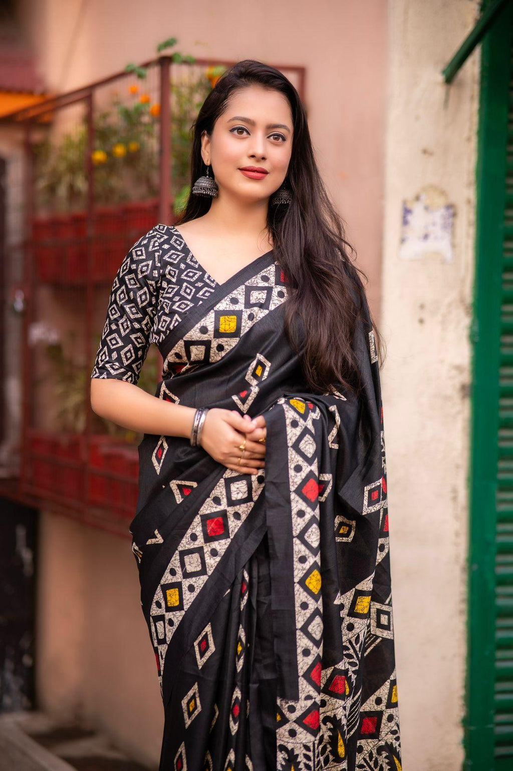Black Silk Blend Ethnic Motifs Saree with Unstitched Blouse - Hiral Fashion