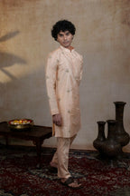 Semi Pattu Peach Ananta Kurta Set By Hilo Design