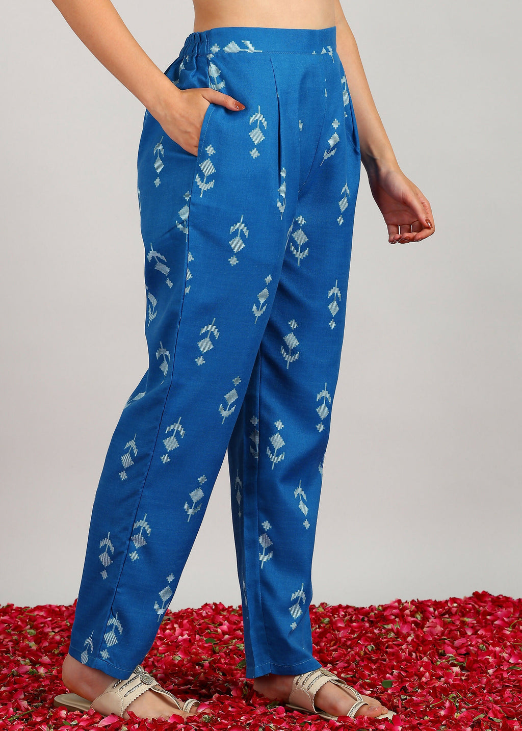 Aavyora Women's Blue Ikat Printed Ethnic Co-ord Set - Distacart