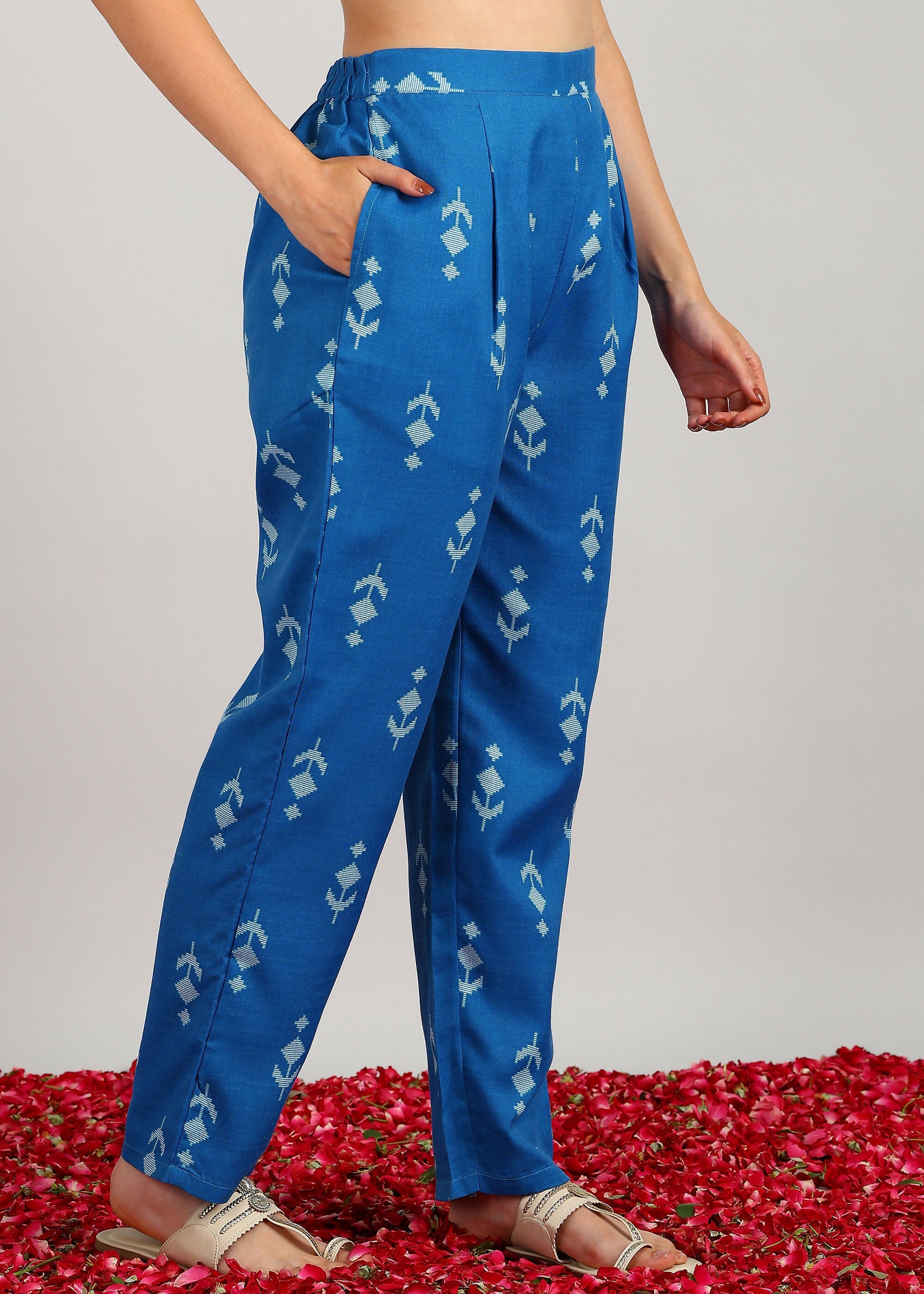 Aavyora Women's Blue Ikat Printed Ethnic Co-ord Set - Distacart