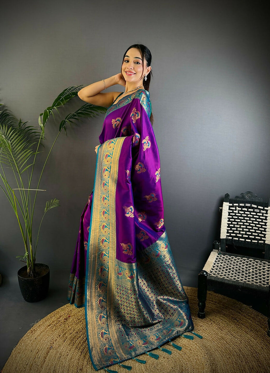 Joban Fashion Banarasi Magenta Woven Soft Silk Saree - Distacart