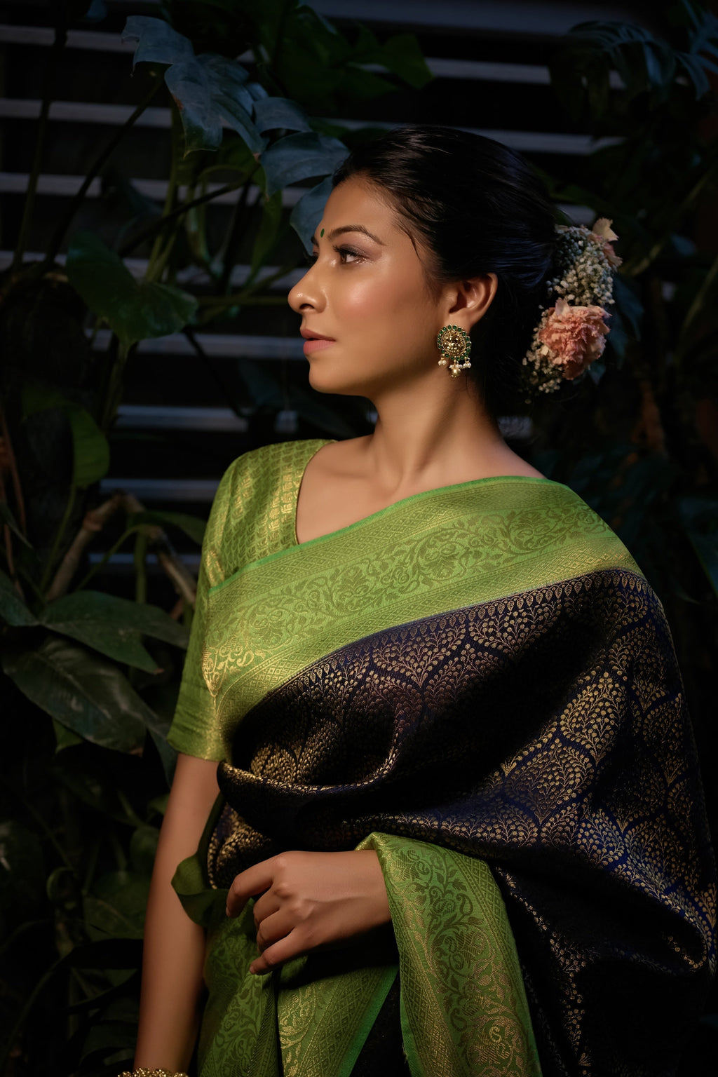 Vardha Beautiful Oxford Blue Golden Zari Kanjeevaram Silk Saree