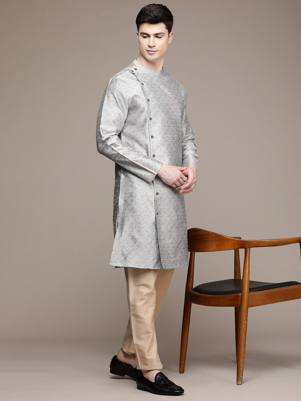 House of Pataudi Ethnic Motifs Embroidered Thread Work Angrakha Rozana Kurta