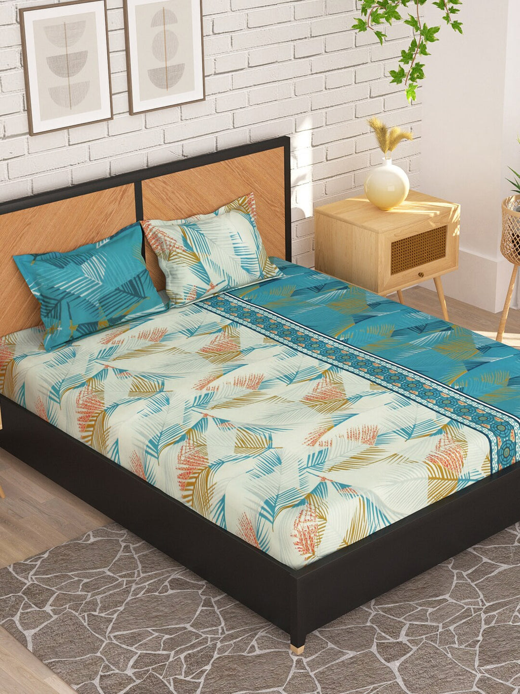 Story@home Blue & White Floral Microfiber 180 TC Queen Bedsheet With 2 Pillow Covers