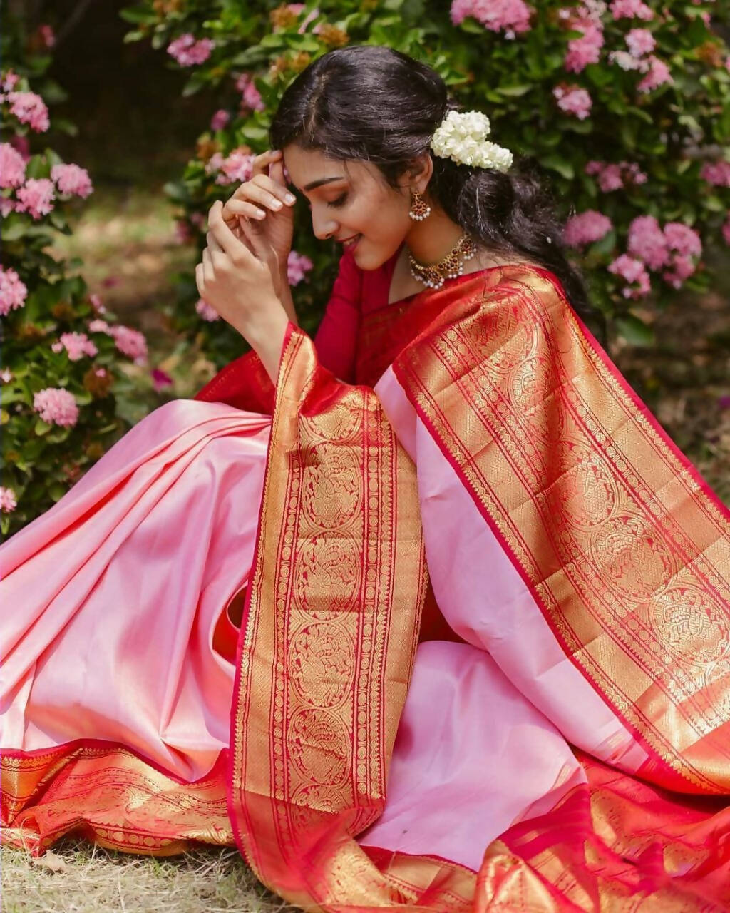 DEIANA'S Beautiful Designer Golden zari Soft Lichi Silk Saree - Baby pink