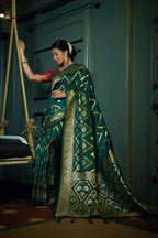 Vardha Phthalo Green Golden Zari Banarasi Silk Saree