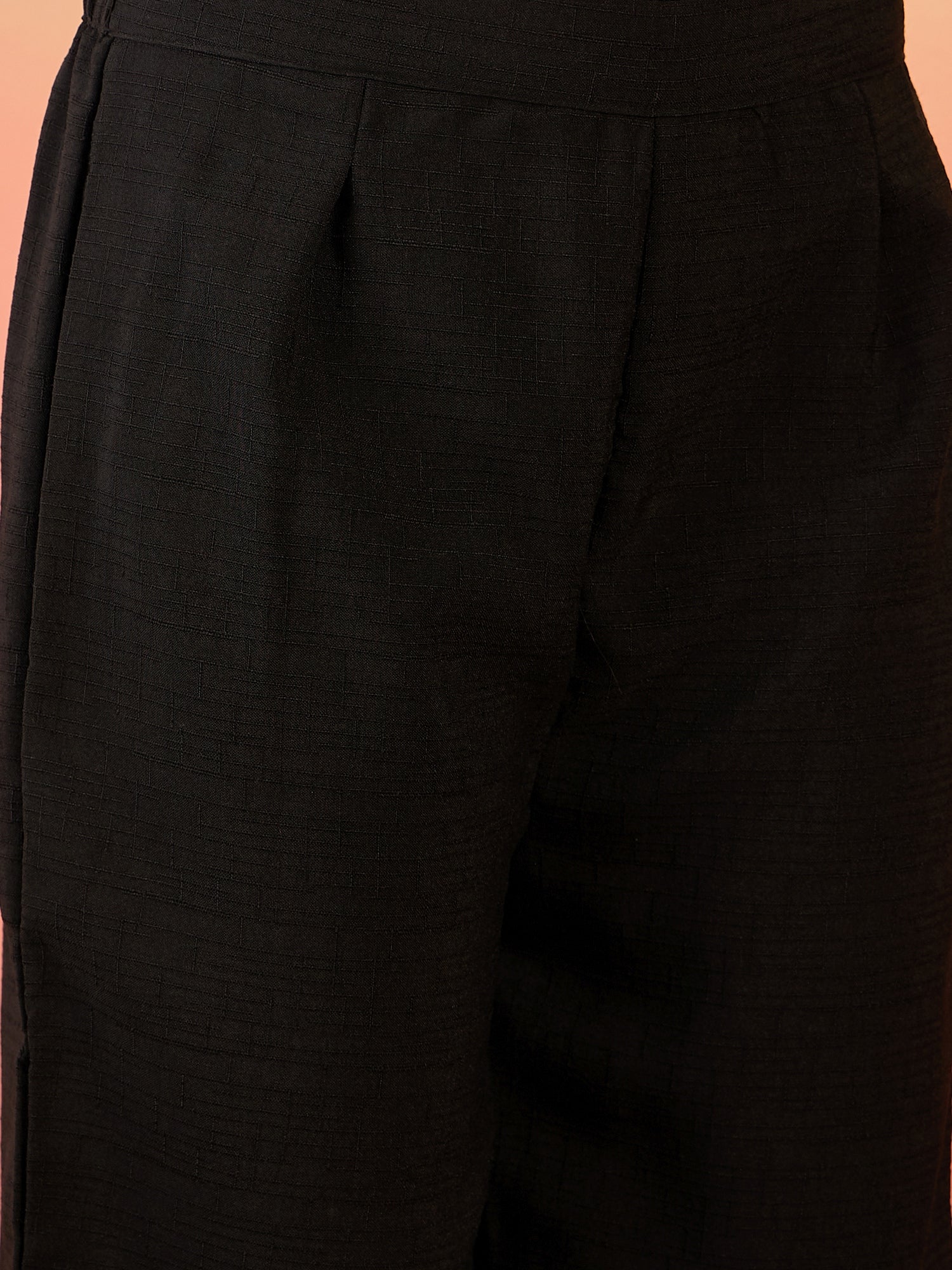 InWeave Black Embroidery R Neck Black Set
