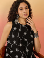 InWeave Black Embroidery R Neck White Set