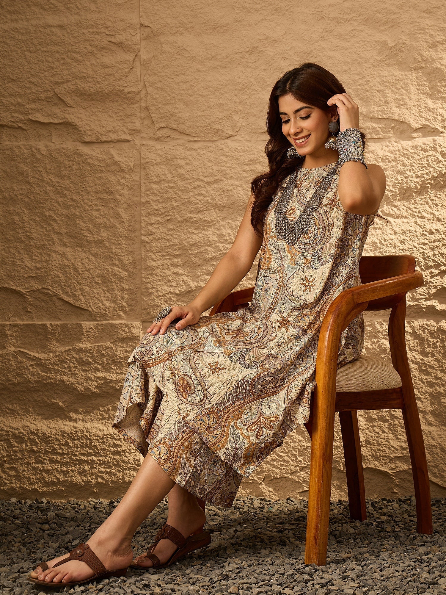 InWeave Beige Paisley Flower R Neck Kurta Set - Distacart