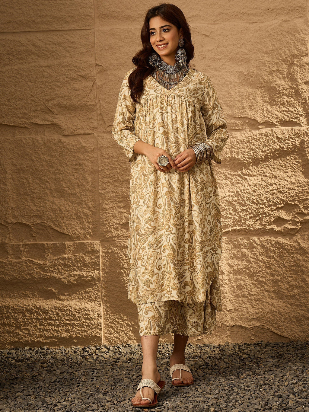 InWeave Off White Swirl V-Flared Kurta Set - Distacart