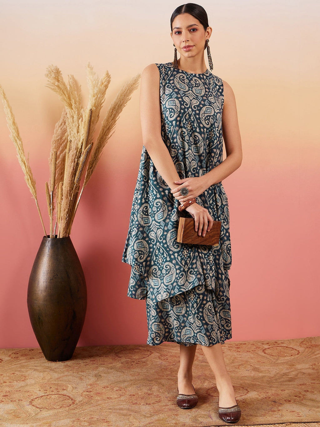InWeave Slate Grey Paisley Round Neck Kurta Short Palazzo Set