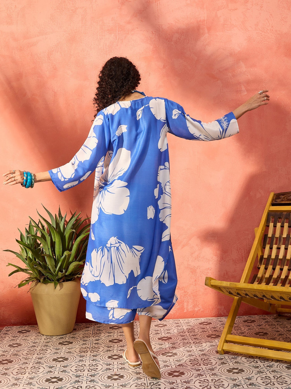InWeave Azure Blue Hibiscus Kurta Set