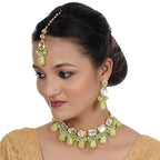 Tehzeeb Creations Back Meenakari Gold-Polished Green Color Tika Earring Jewellery Set Uncut Kundan Big Faux Kundan Dibbi Kundan Choker Necklace Set