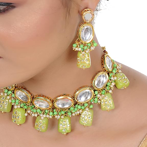 Tehzeeb Creations Back Meenakari Gold-Polished Green Color Tika Earring Jewellery Set Uncut Kundan Big Faux Kundan Dibbi Kundan Choker Necklace Set