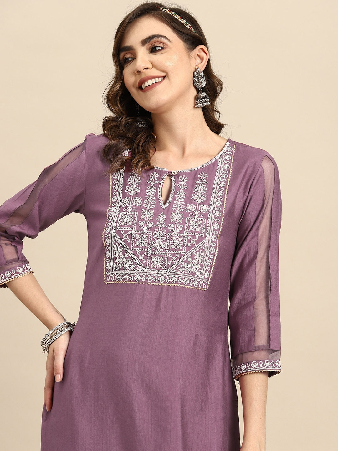 Sangria Ethnic Motifs Embroidered Thread Work Kurta With Trousers