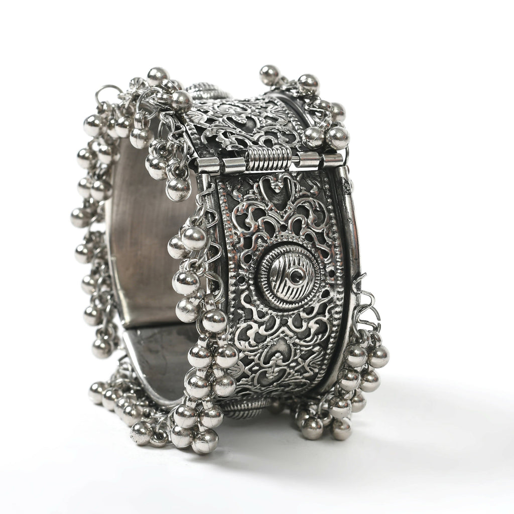 Mominos Fashion Joharkamal Oxidised Silver-Plated Ghungroo Handcraft Bracelet - Design 022 - Distacart