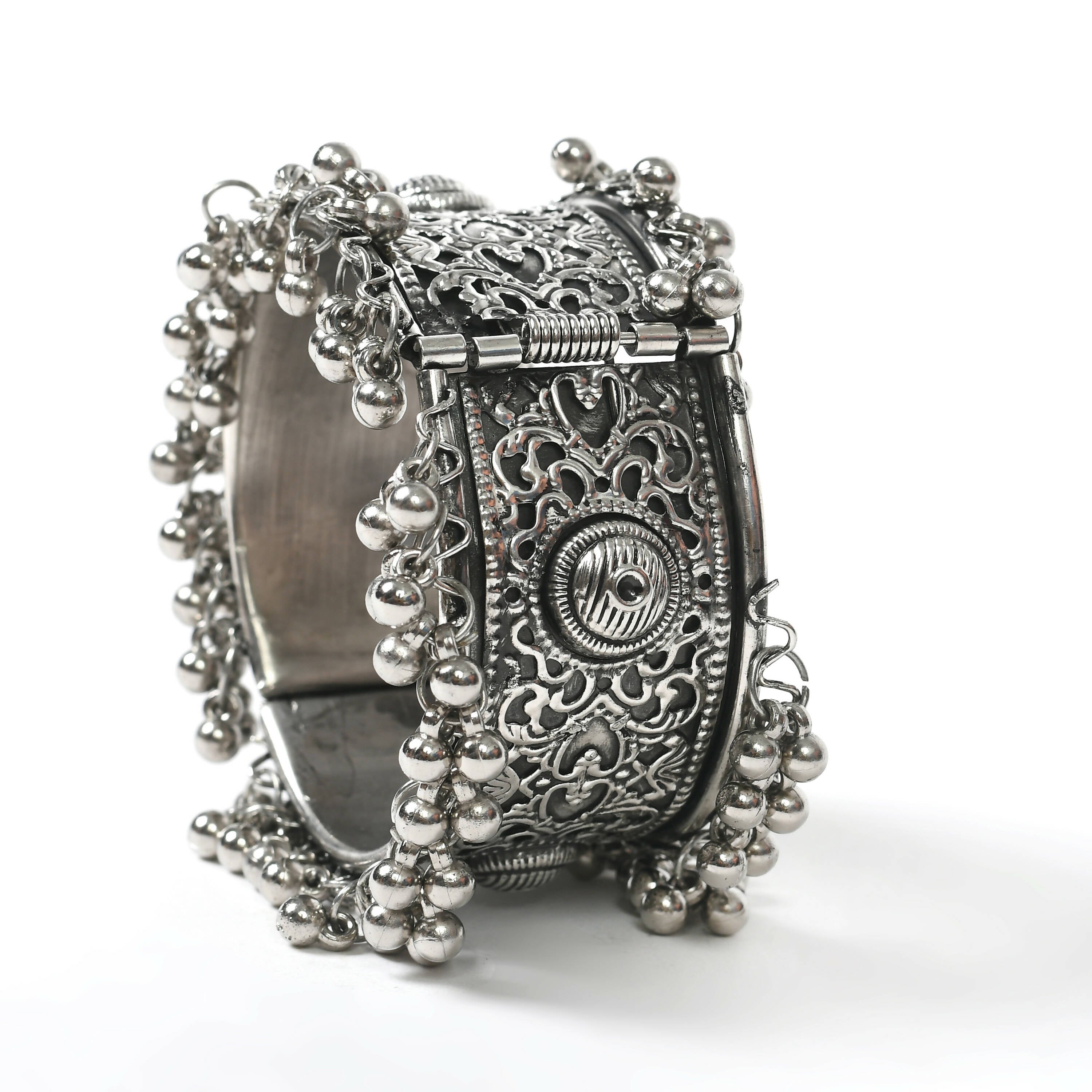 Mominos Fashion Joharkamal Oxidised Silver-Plated Ghungroo Handcraft Bracelet - Design 022 - Distacart