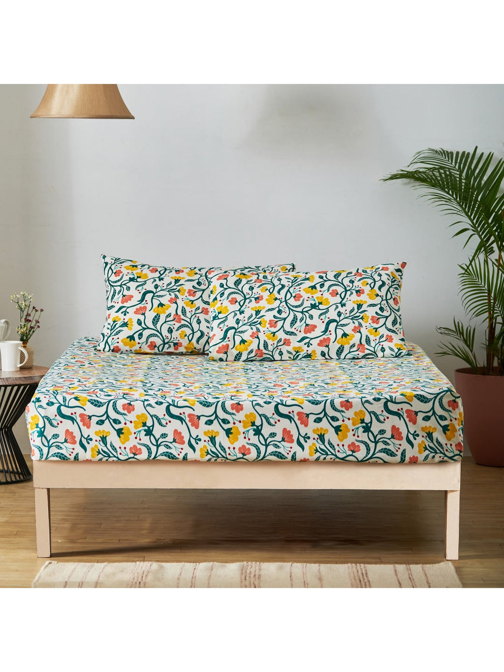 Chumbak White & Yellow Floral 136 TC Cotton 1 Queen Bedsheet with 2 Pillow Covers