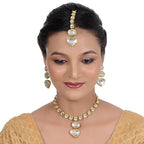 Tehzeeb Creations Back Meenakari Gold-Polished White Color Tika Earring Jewellery Set Uncut Kundan Big Faux Kundan Dibbi Kundan Choker Necklace Set