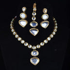 Tehzeeb Creations Back Meenakari Gold-Polished White Color Tika Earring Jewellery Set Uncut Kundan Big Faux Kundan Dibbi Kundan Choker Necklace Set