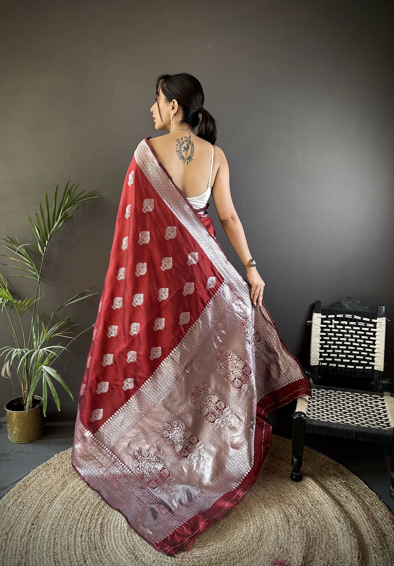 Joban Fashion Maroon Floral Motifs Soft Silk Banarasi Saree - Distacart
